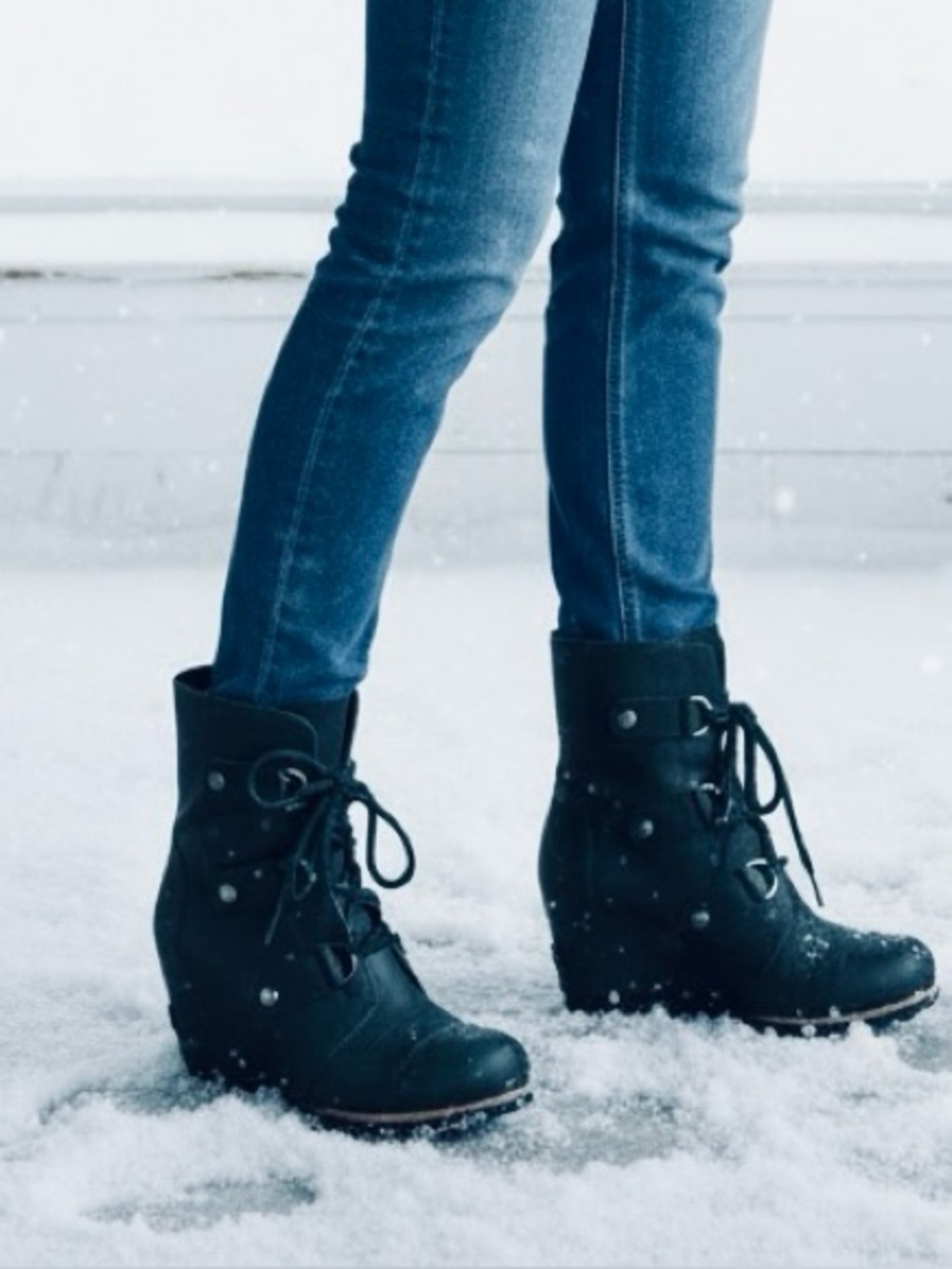 Sorel Joan of Arctic Wedge II Waterproof Bootie in Black size 6.5